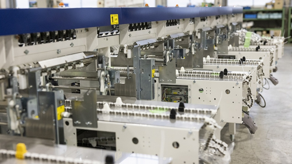 鶏卵専門の大型機械