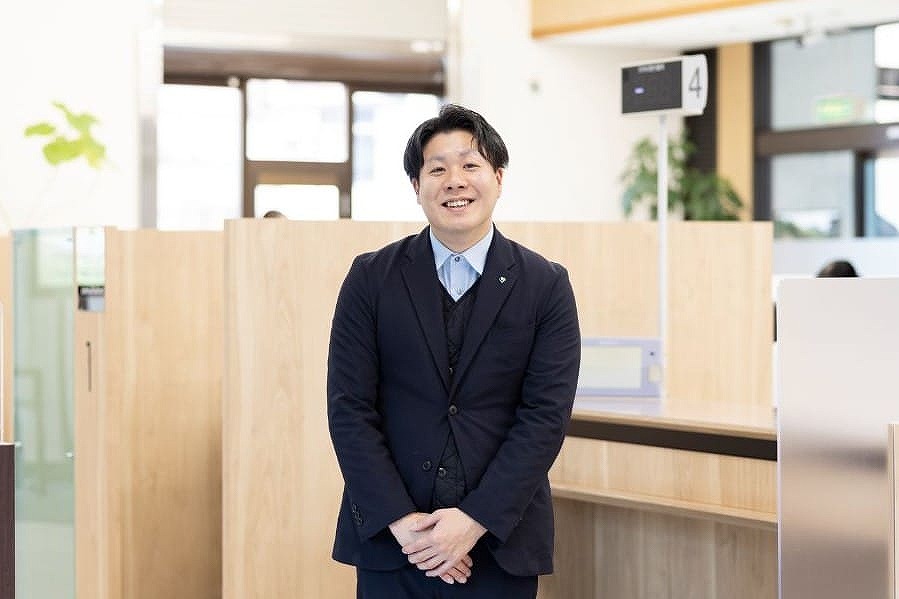 横内 直也